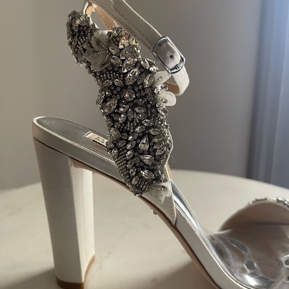Badgley Mischka Libby heels in White - Picture 3 of 8